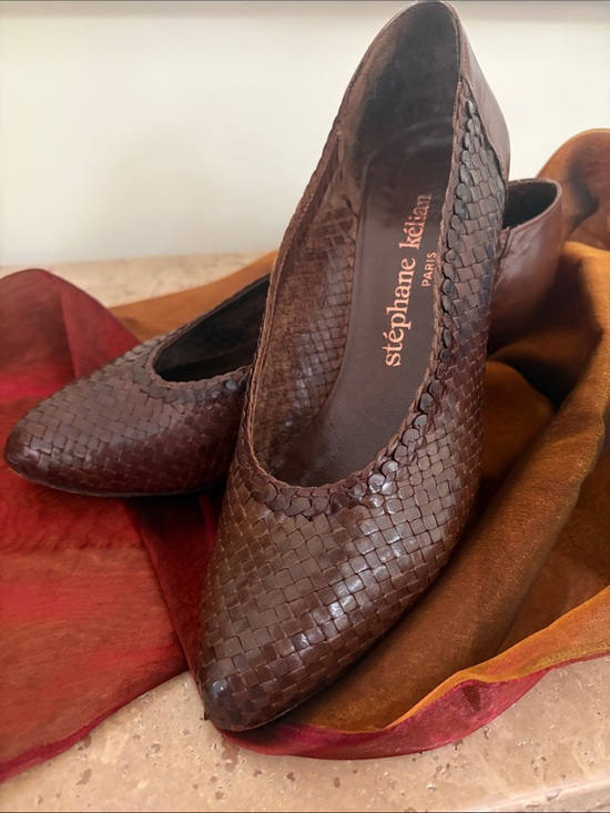 Shoes - 🔥HP🔥VTG Stéphane Kélian Paris, Brown Woven Pointed-Toe Pumps